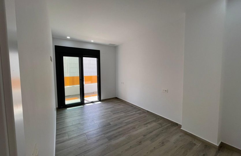 New Apartment with Pool and Gym – Torrevieja