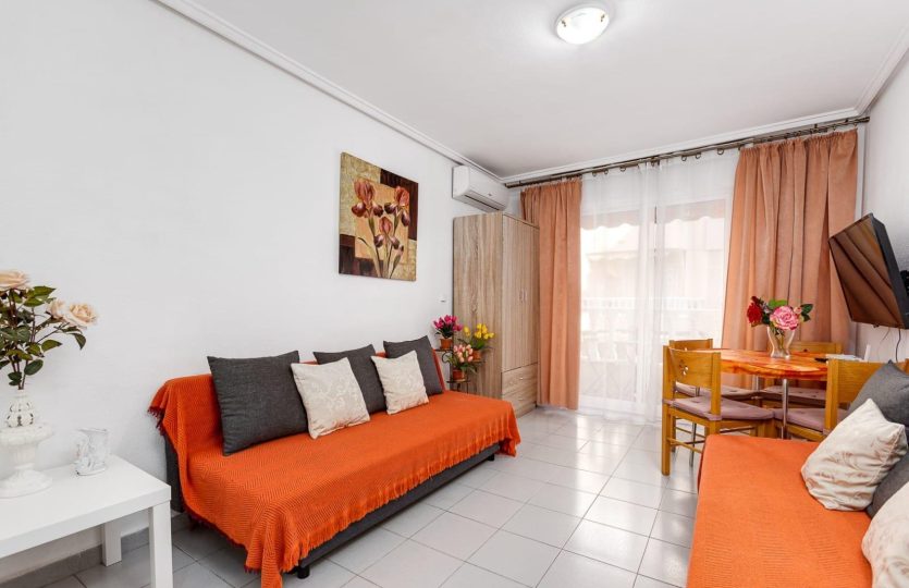 Furnished Studio with Elevator and Tourist License in the Heart of Torrevieja