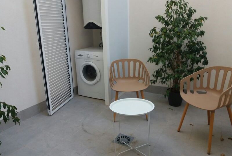 New flats close to the historical center and the port