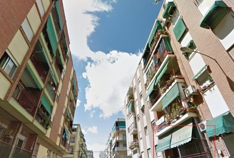 Nice 3 bedroom apartment close to the tram stop