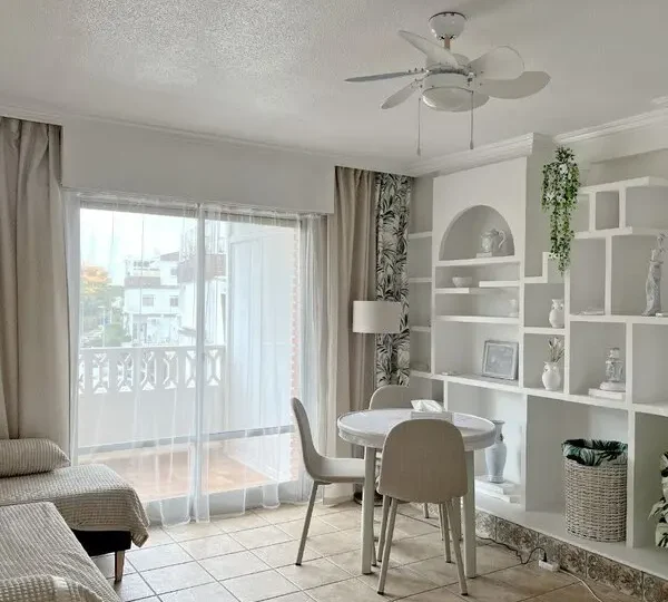 Apartment to rent in Punta Prima