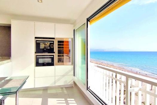 Great seaview apartment in Playa San Juan de Alicante