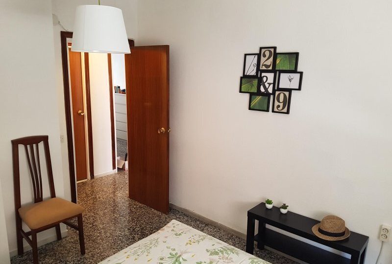 Nice 3 bedroom apartment close to the tram stop