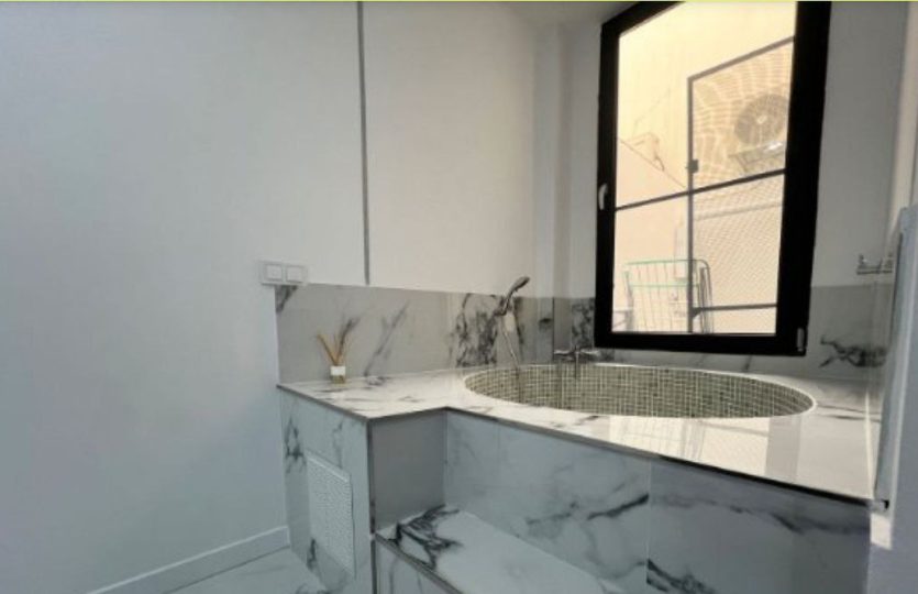 Renovated apartment in the city centre with great potential