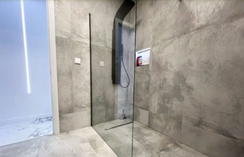 Renovated apartment in the city centre with great potential