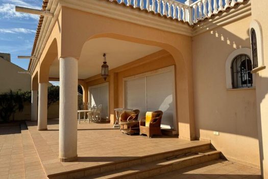 2 bedroom villa for sale in Playa Flamenca