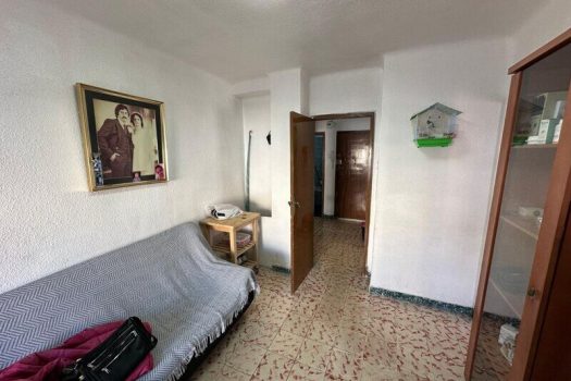 Cheap apartment in Elche next to the park