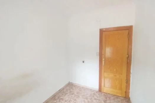 Super cheap apartment in Elda