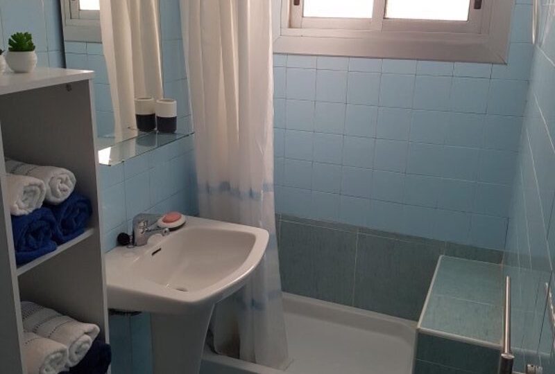 Nice 3 bedroom apartment close to the tram stop