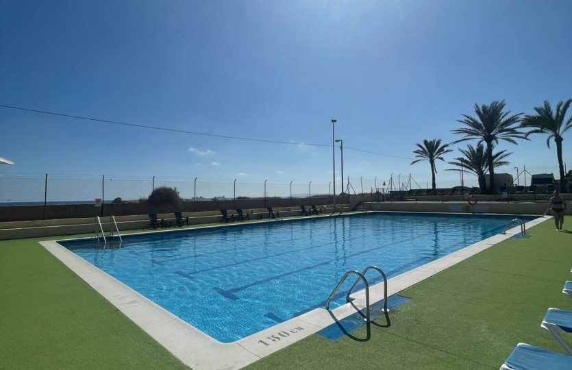 First line beach apartment Alicante