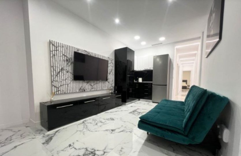 Renovated apartment in the city centre with great potential