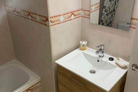 Flat in good condition not far from the sea