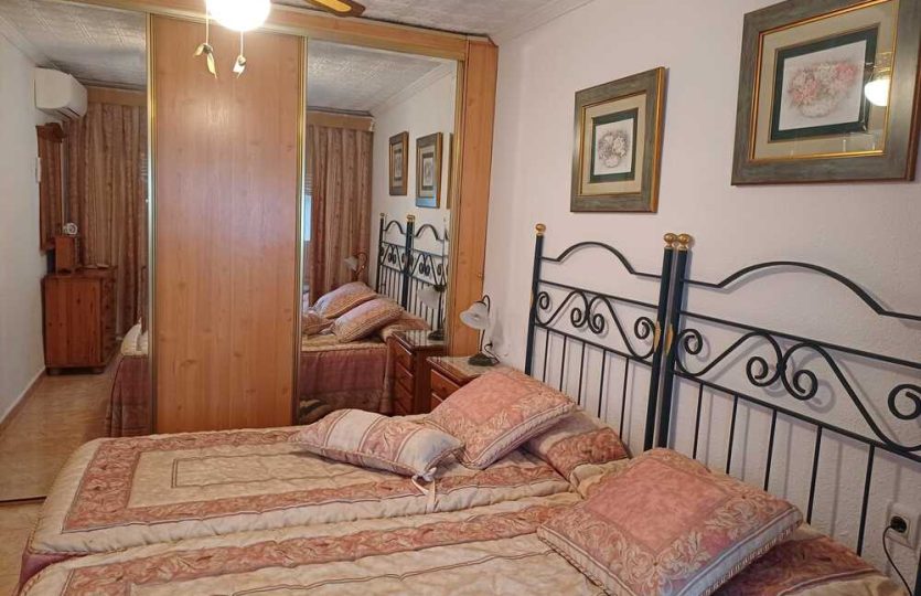 Cheap apartment near the sea and park in Alicante